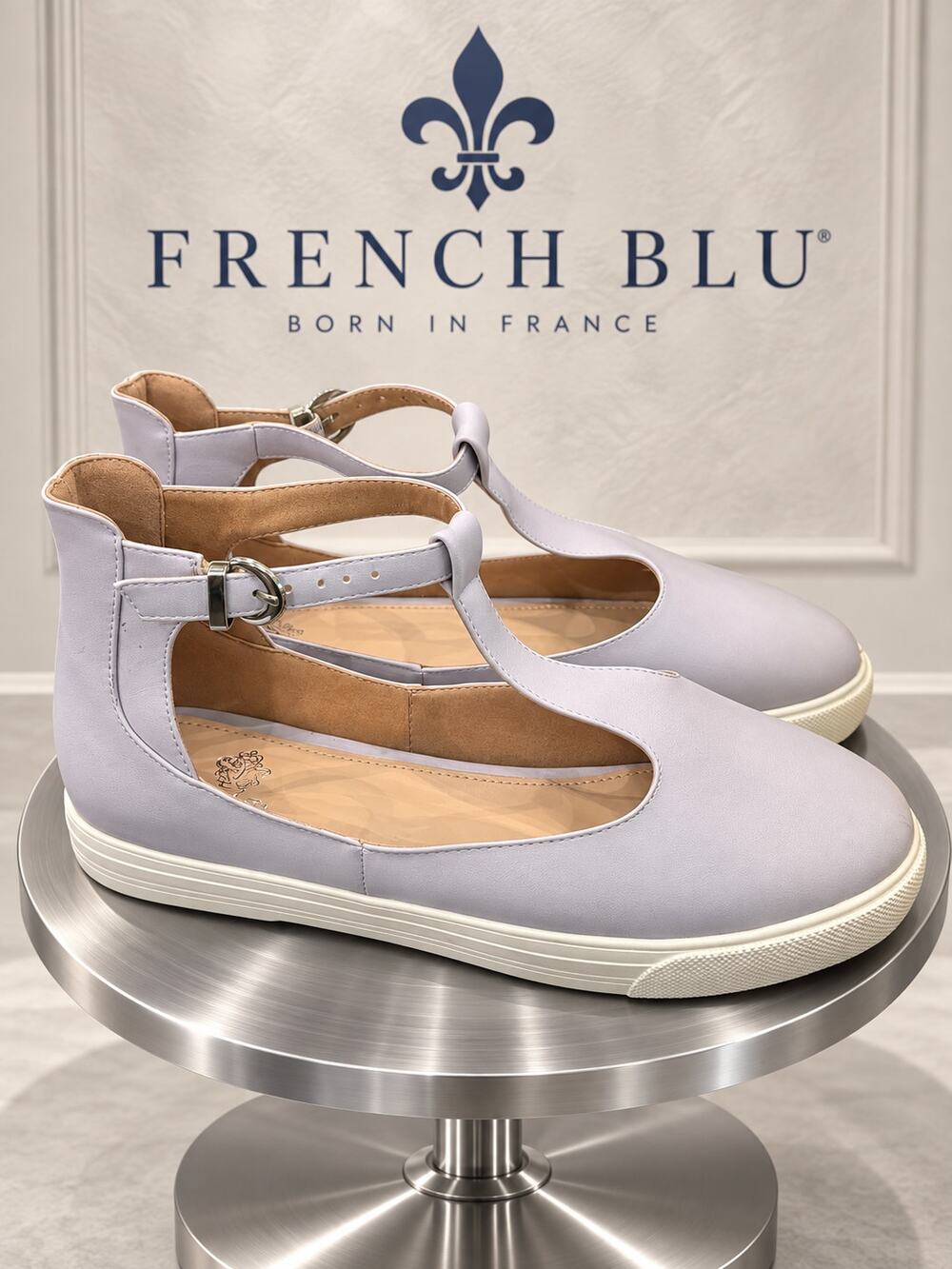 French Blu Crisp Lalic T-Strap Sneaker Flats Lilac EU 41 US 10 New in Box